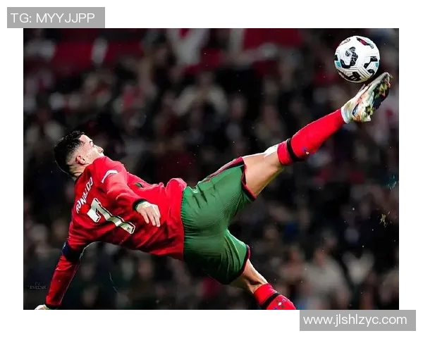 足球传奇中场的辉煌岁月与影响力解析